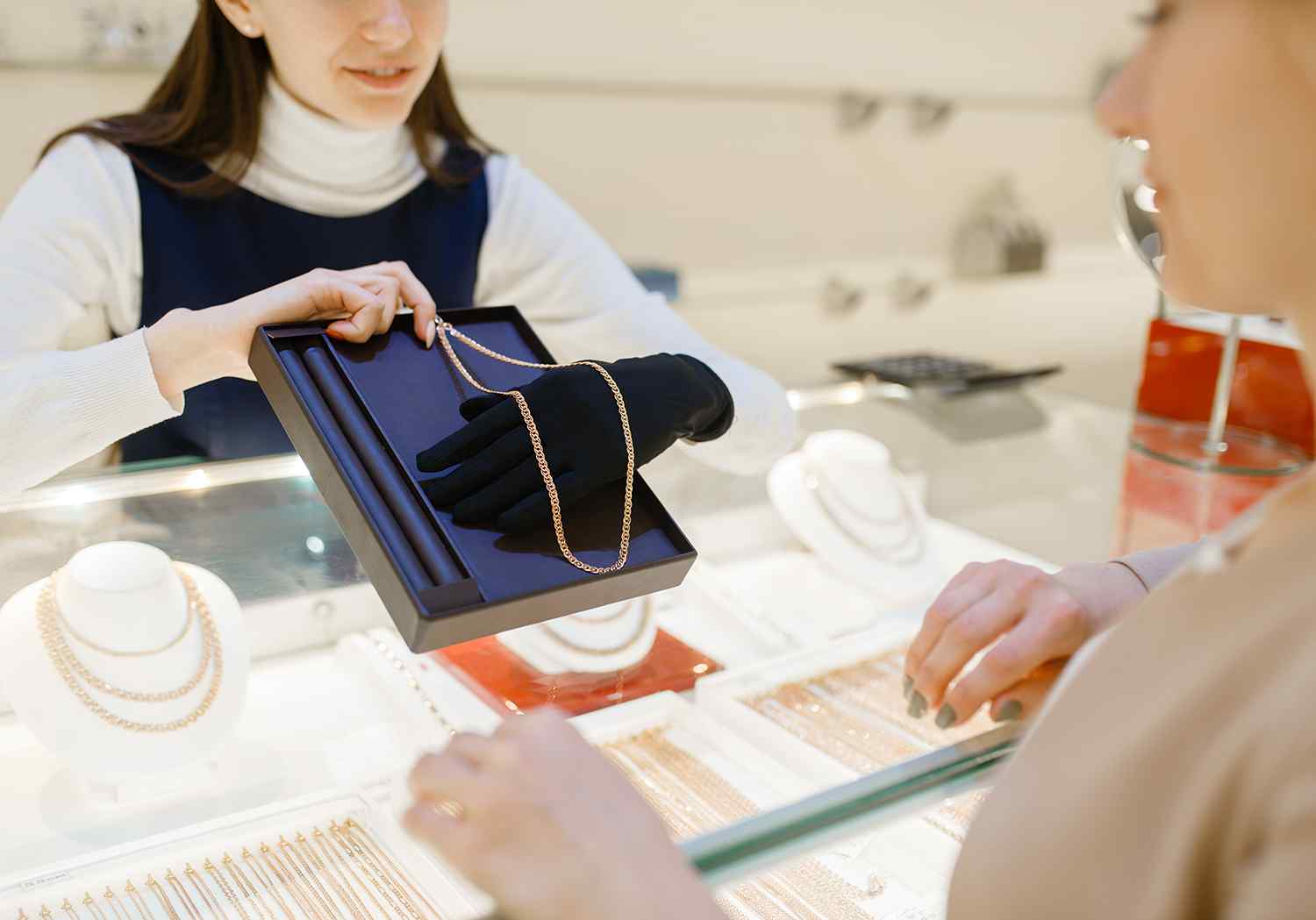 Sell Gold, Silver Jewelry, Diamonds, Coins, Bullions & Luxury Watches – Get the Best Value & Immediate Payment Idealrefiners.